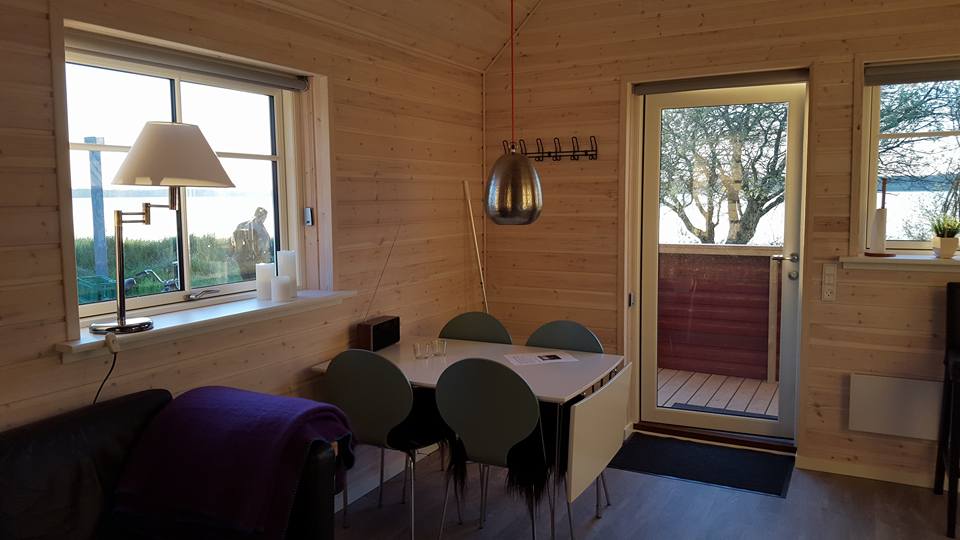 Spiseplads i det lille hus ved Hjarbæk Fjord
