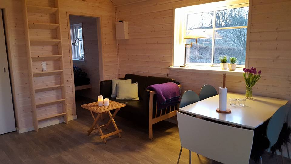 Opholdsafdeling i det lille hus ved Hjarbæk Fjord